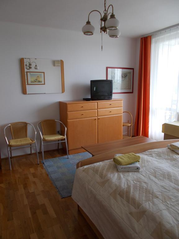 Liliom Apartments Balatonfuered Luaran gambar